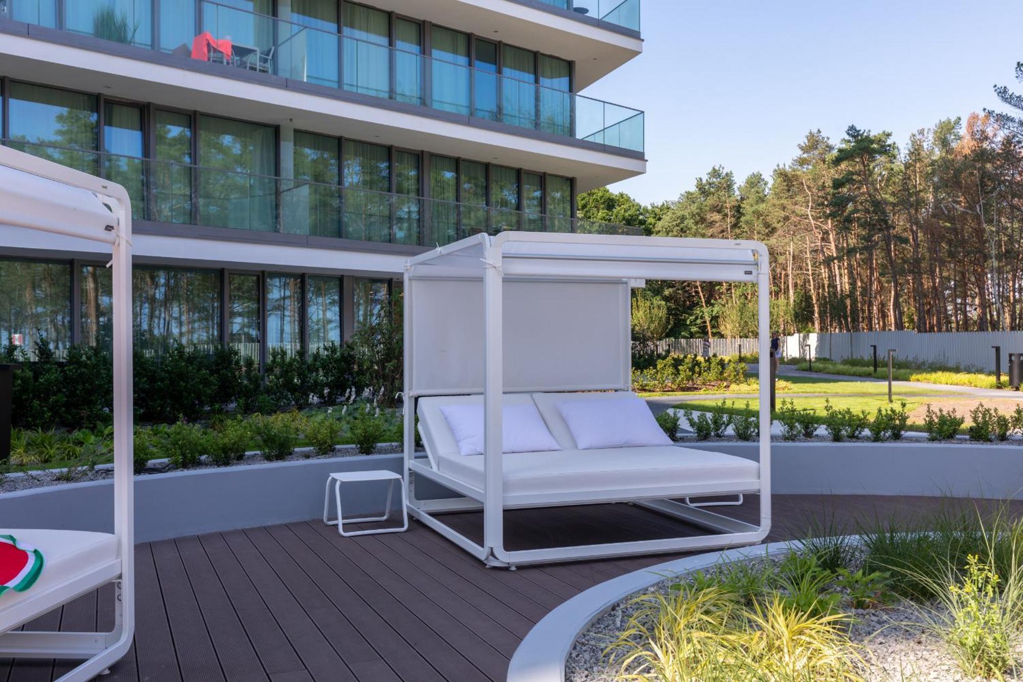 Royal Waves Resort & Spa - Apartment With Parking By Noclegi Renters 미엥지즈드로예 외부 사진