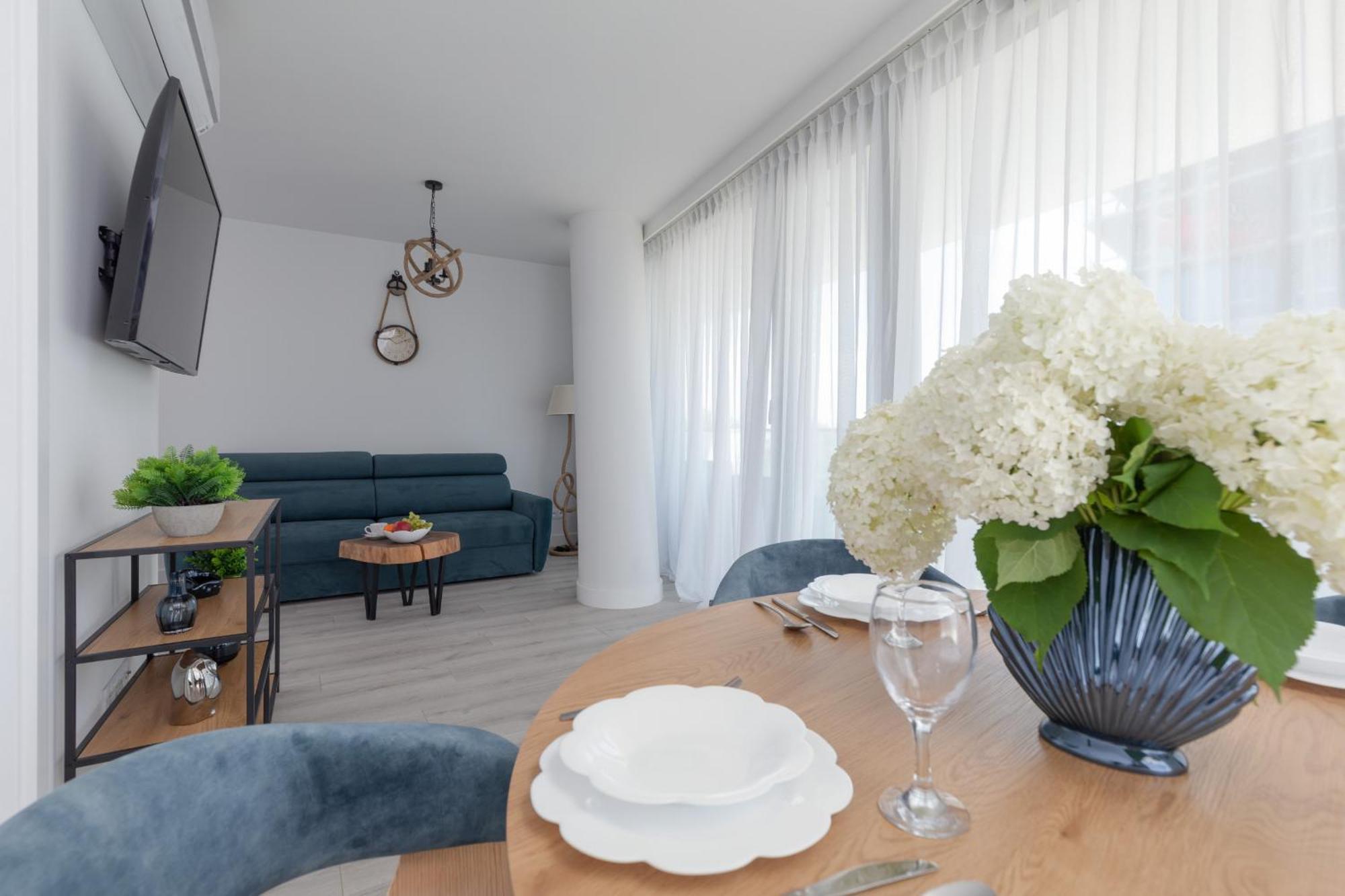 Royal Waves Resort & Spa - Apartment With Parking By Noclegi Renters 미엥지즈드로예 외부 사진