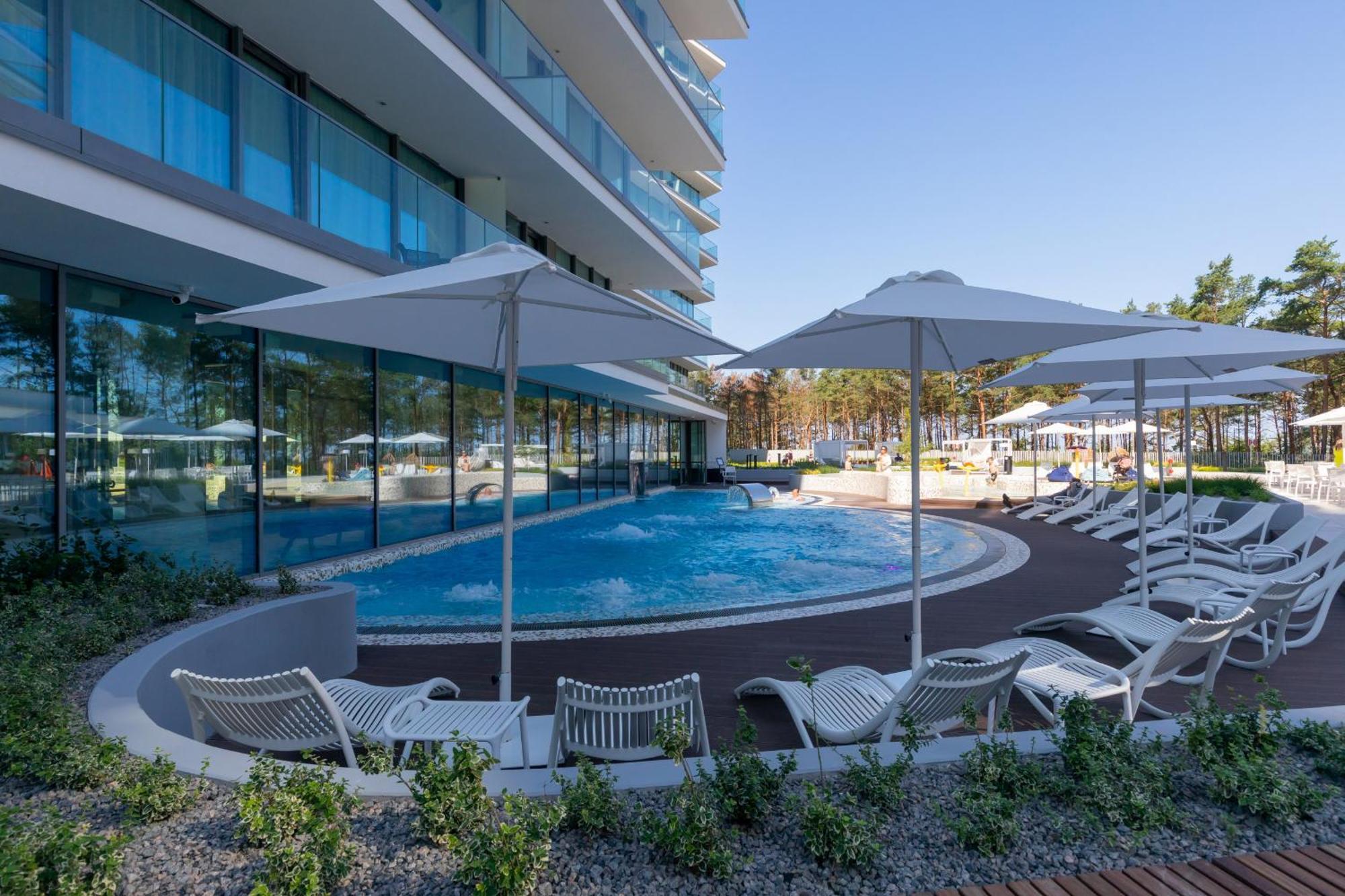 Royal Waves Resort & Spa - Apartment With Parking By Noclegi Renters 미엥지즈드로예 외부 사진