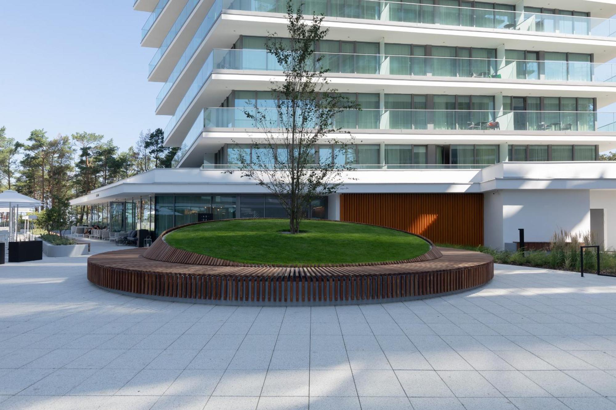 Royal Waves Resort & Spa - Apartment With Parking By Noclegi Renters 미엥지즈드로예 외부 사진